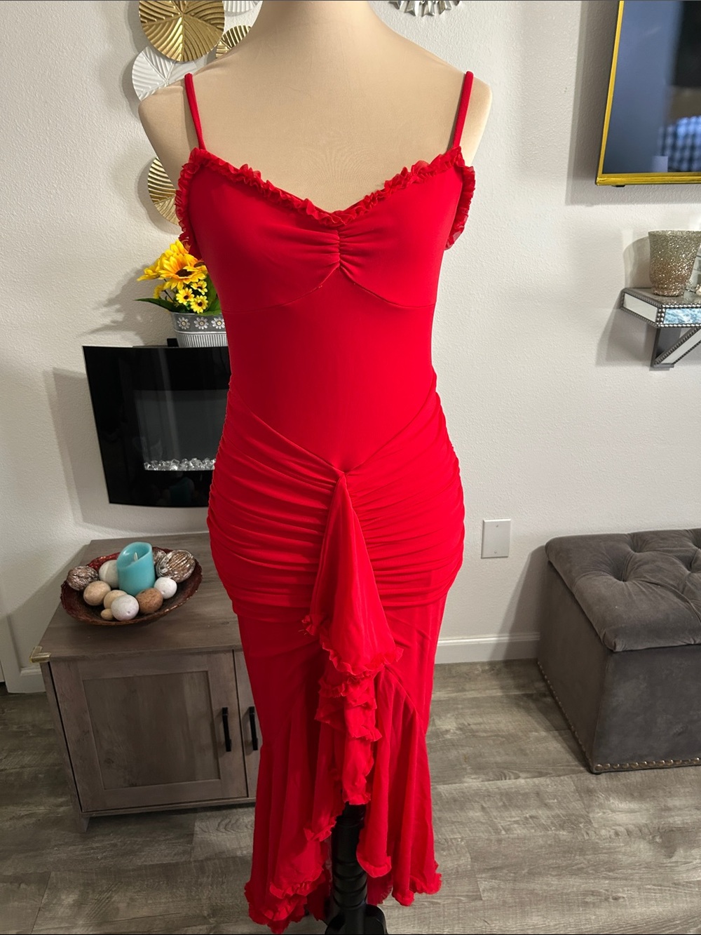 ❤️ Red High-Low Ruffle Dress with Spaghetti Straps - Picture 2 of 8